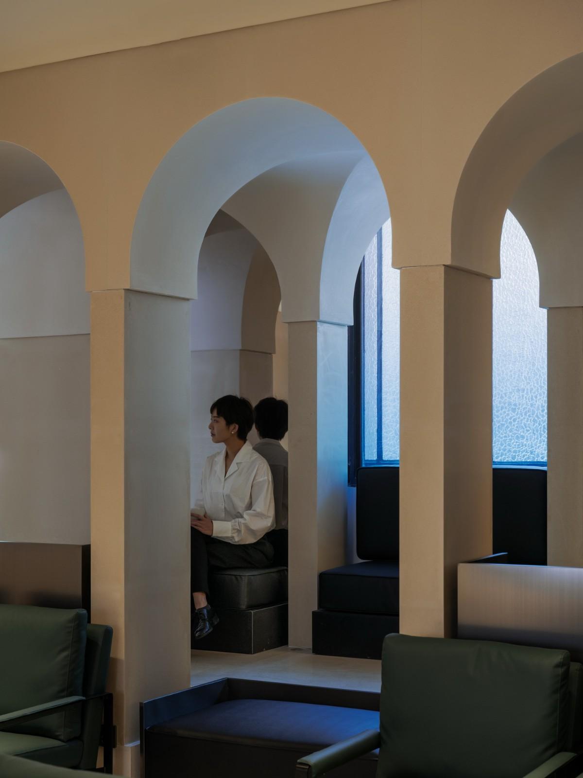 Piazza in a room：Mapoly Coffee满坡栗咖啡(历史博物馆店) / Wutopia Lab