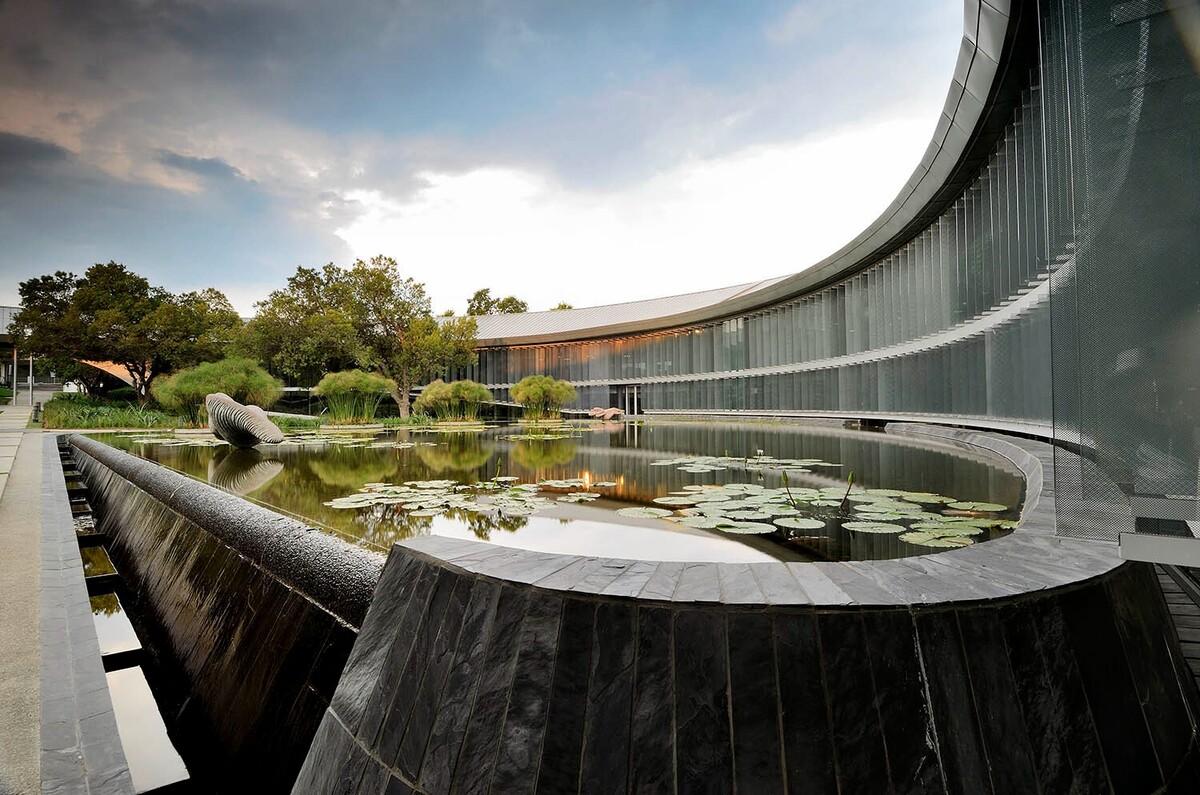宝马南非总部 / Boogertman + Partners Architects