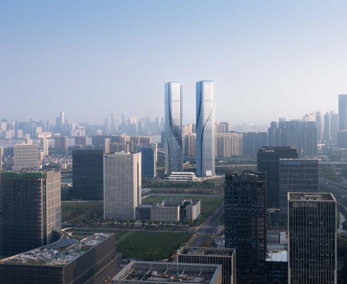 钱江潮涌：杭州世茂智慧之门超高层城市综合体 / 姜平工作室
