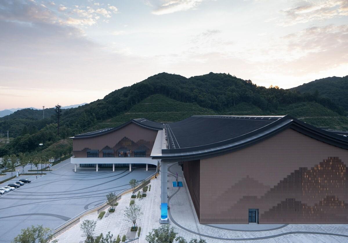 富阳银湖体育中心:亚运射击射箭现代五项馆 / 浙江大学建筑设计研究院