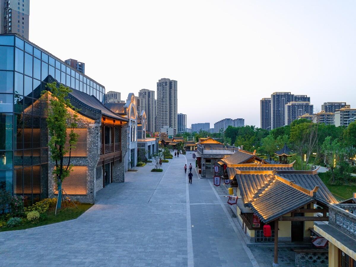 古韵与新生，空间与群像：阜阳罍街 / 柏涛建筑