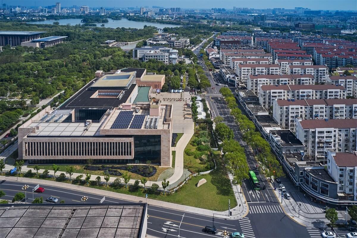 “纪念空间的更新重塑”嘉兴博物馆图书馆改扩建 / 秦洛峰-STI Studio+浙江省院