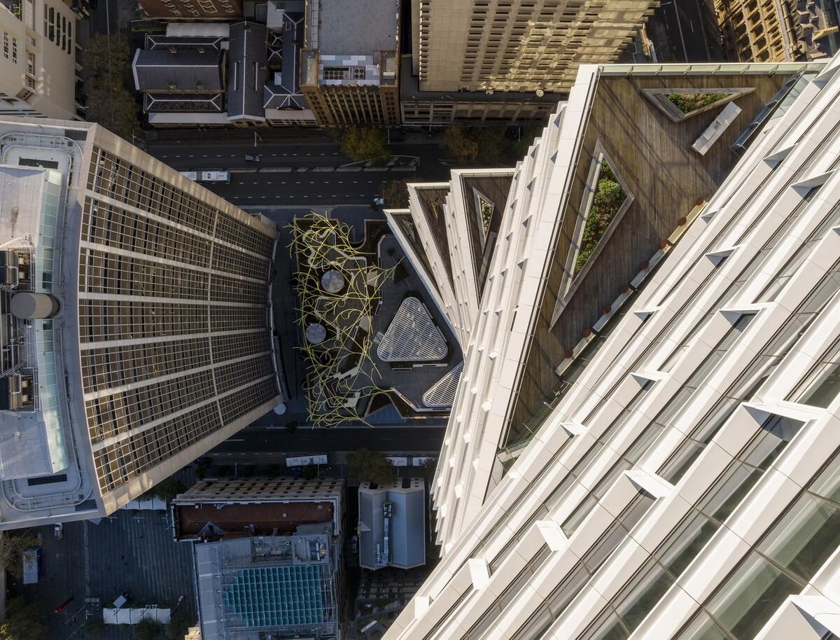 首个塔楼改造 Quay Quarter，‘嫁接’新楼板 / 3XN