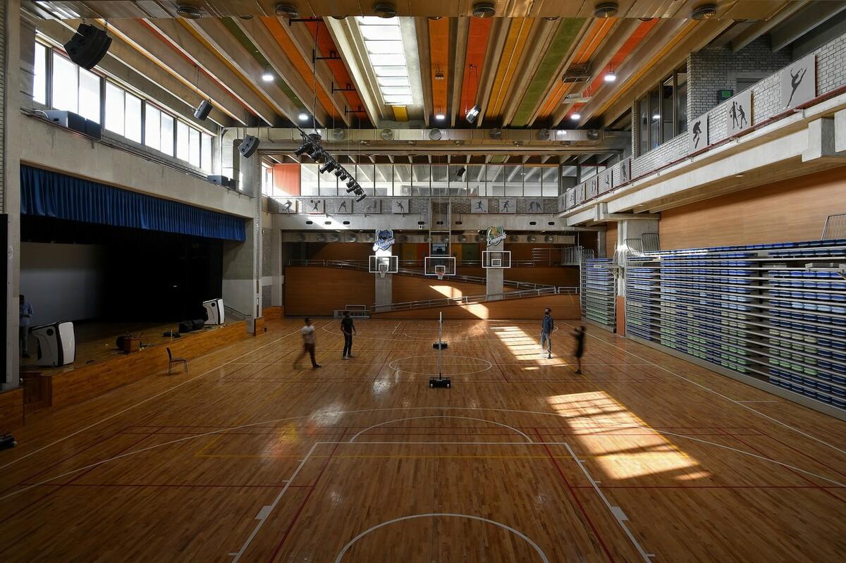 Shiv Nadar 学校 / Stephane Paumier Architects