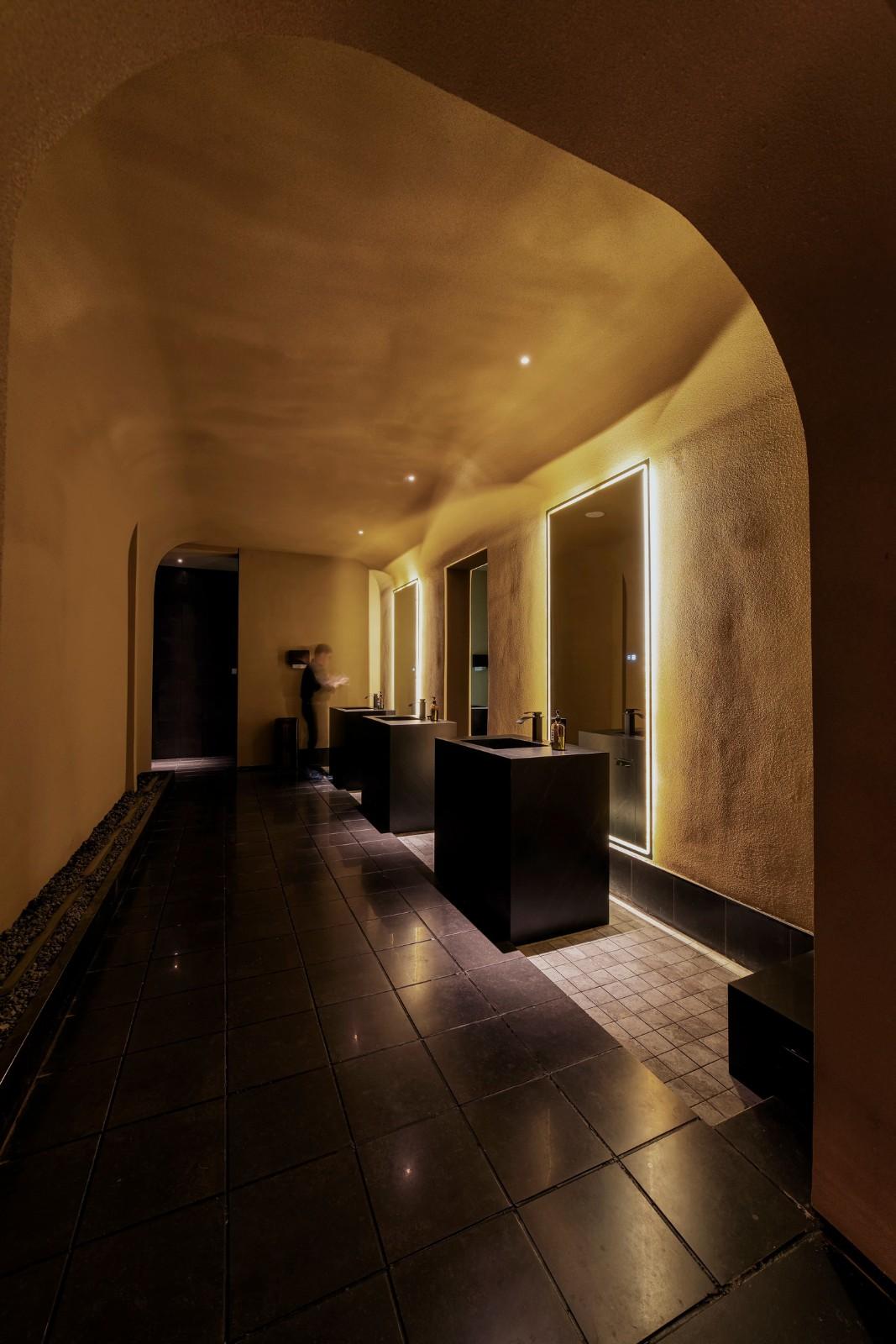内向理疗SPA，沈阳 / 素造建筑