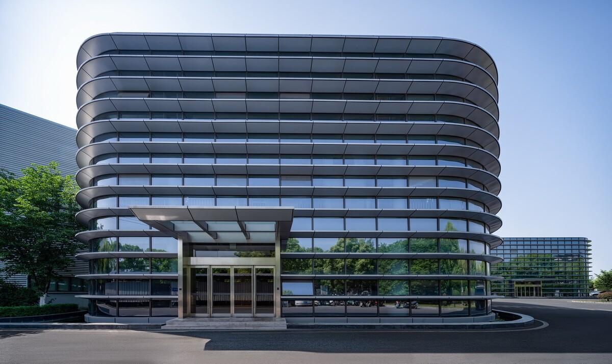 苏南民营企业发展的建筑样本：航亚科技总部办公楼  / 米丈建筑