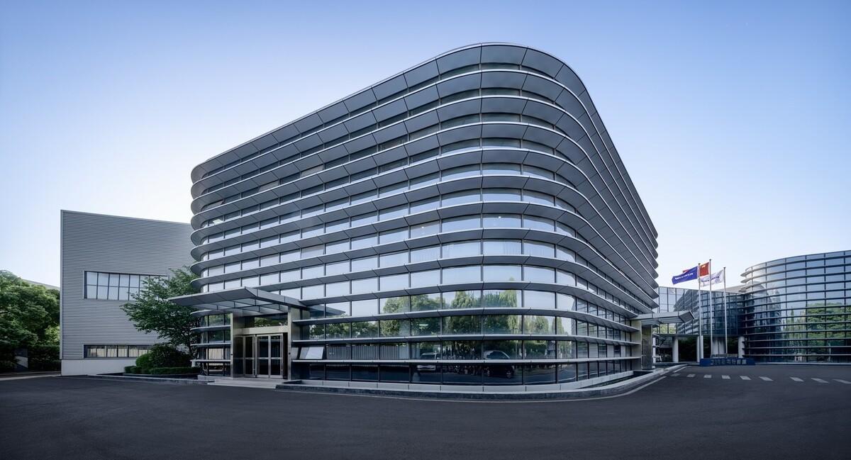 苏南民营企业发展的建筑样本：航亚科技总部办公楼  / 米丈建筑