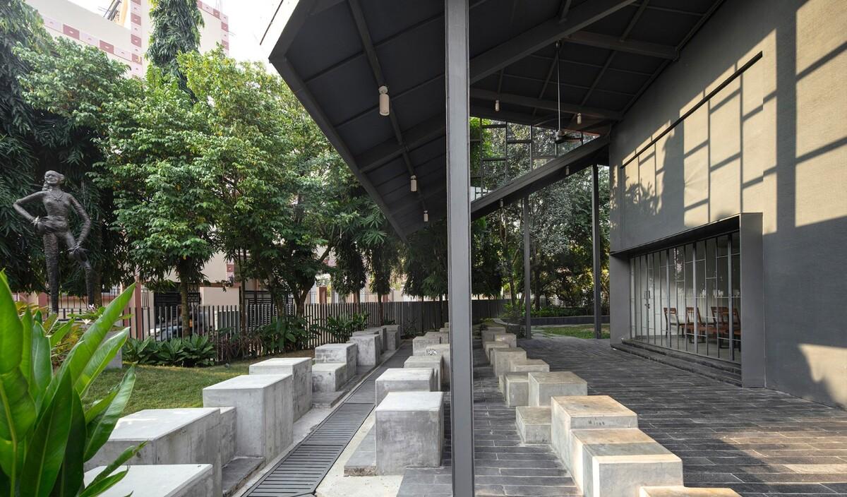 Arthshila文化中心 – 文化适应及再利用私人基础设施 / Abin Design Studio