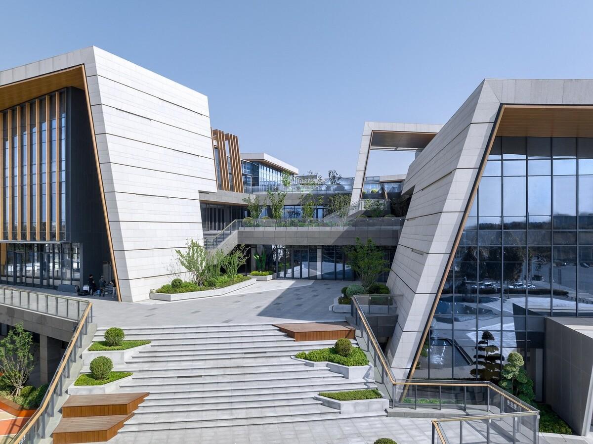 山之谷：郑州·深业健康城 / 柏涛建筑