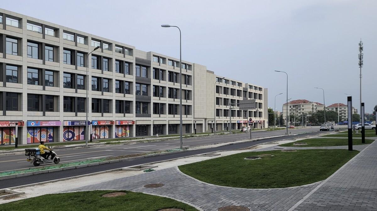 “空中街巷”唤醒北京“睡城”，首开LONG街城市更新  / ZEN正象设计