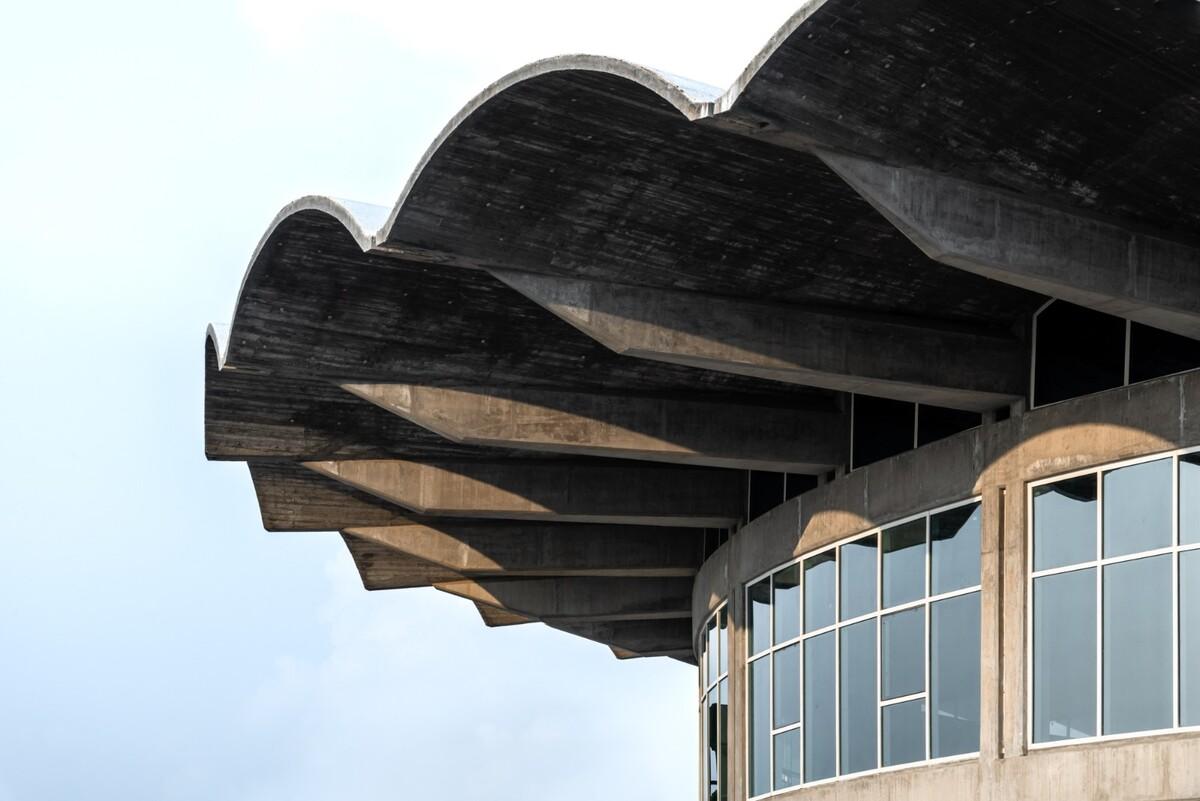秩序城堡，Sanand 工厂 / Studio Saar