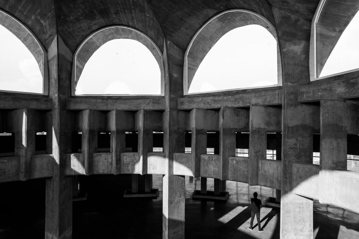 秩序城堡，Sanand 工厂 / Studio Saar