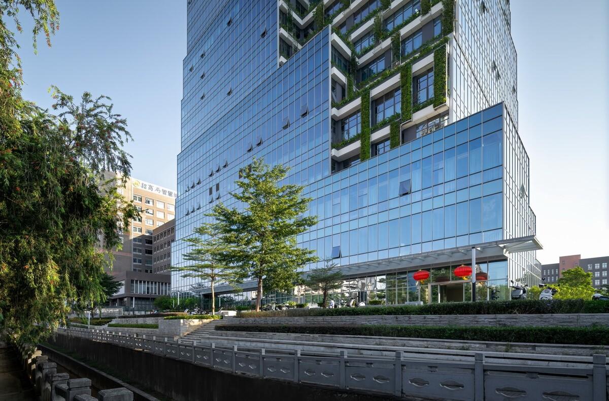深圳招商局光明科技园 / 梵朴设计