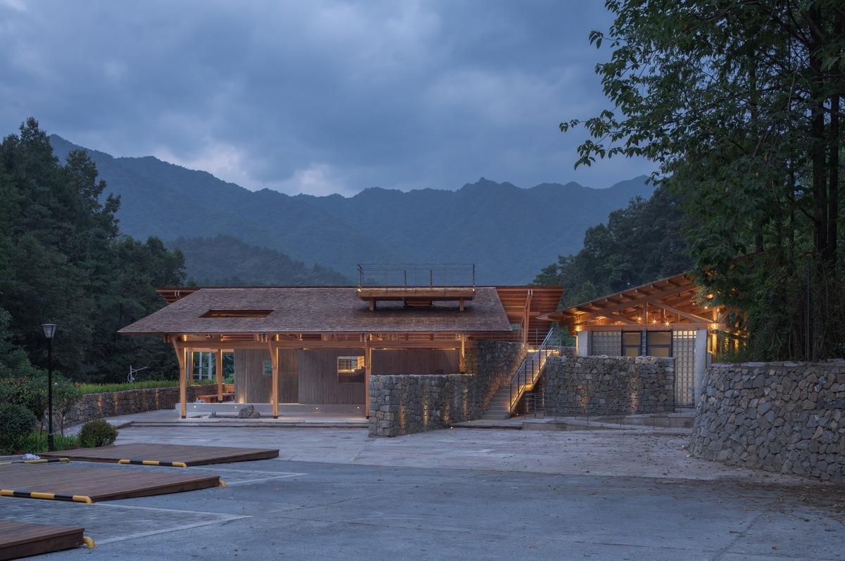 留坝瓦窑沟多功能服务中心 / 尌林建筑设计事务所