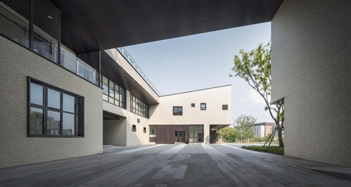 南京大学仙林校区众创空间二期 / 南大建筑钟华颖工作室