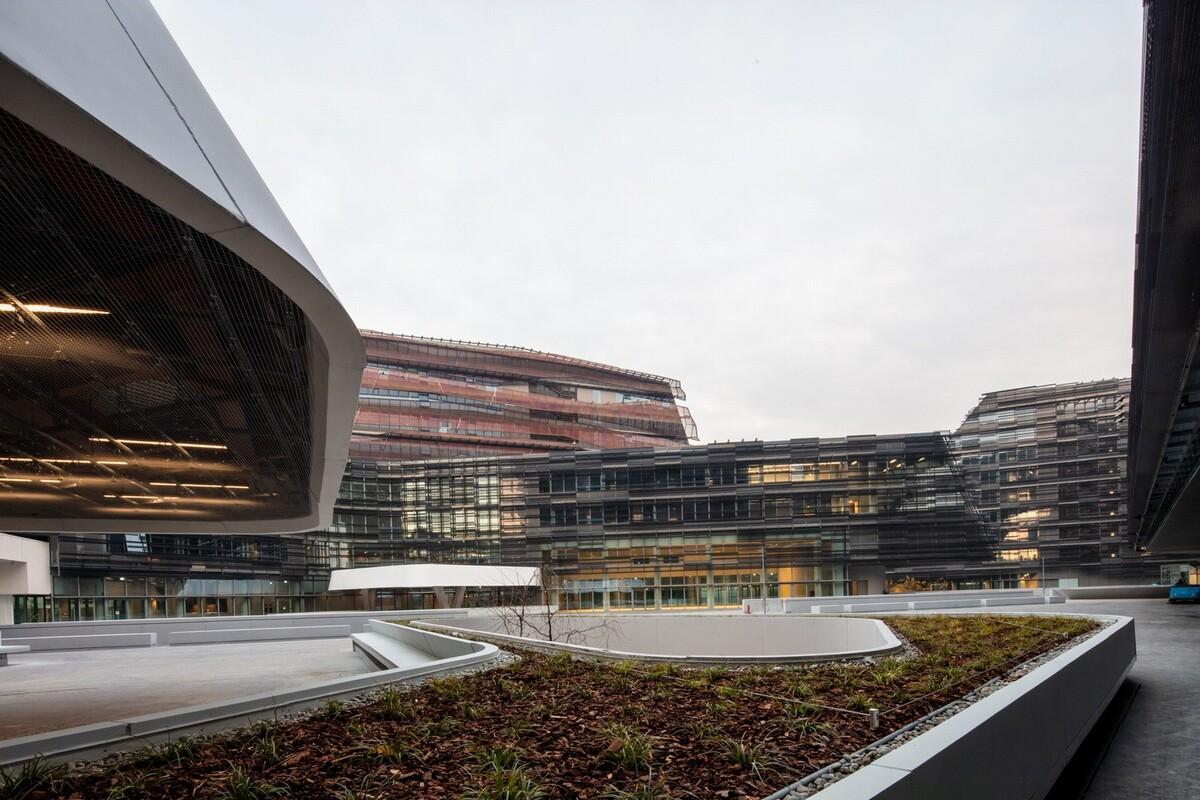 埃尼集团米兰总部 / Morphosis Architects