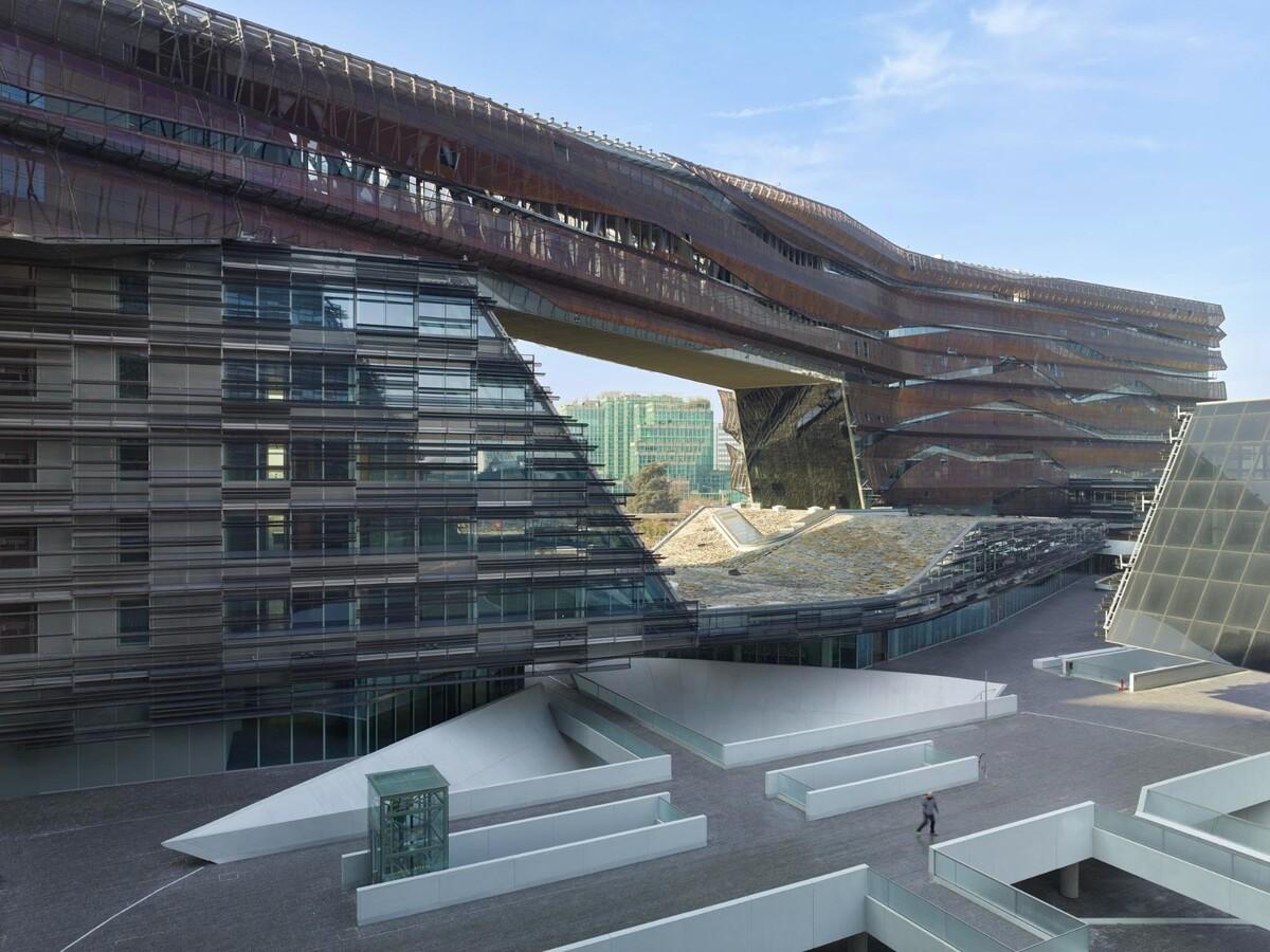 埃尼集团米兰总部 / Morphosis Architects