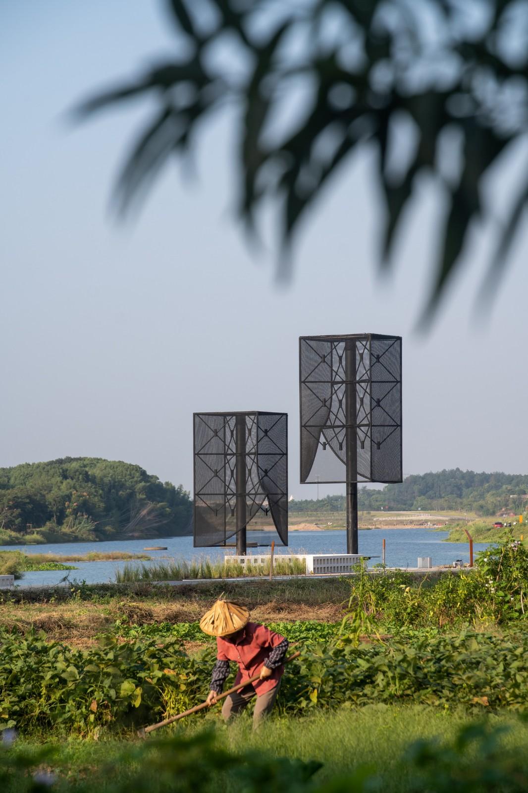 ‘起风了’装置，瀫石光河道护岸改造 / 华中科技大学建规学院 + 青·微舍工作室