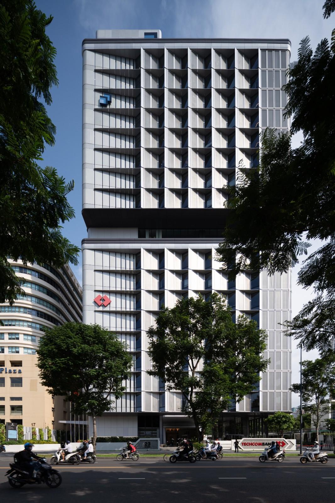 胡志明市科技银行总部 / Foster + Partners