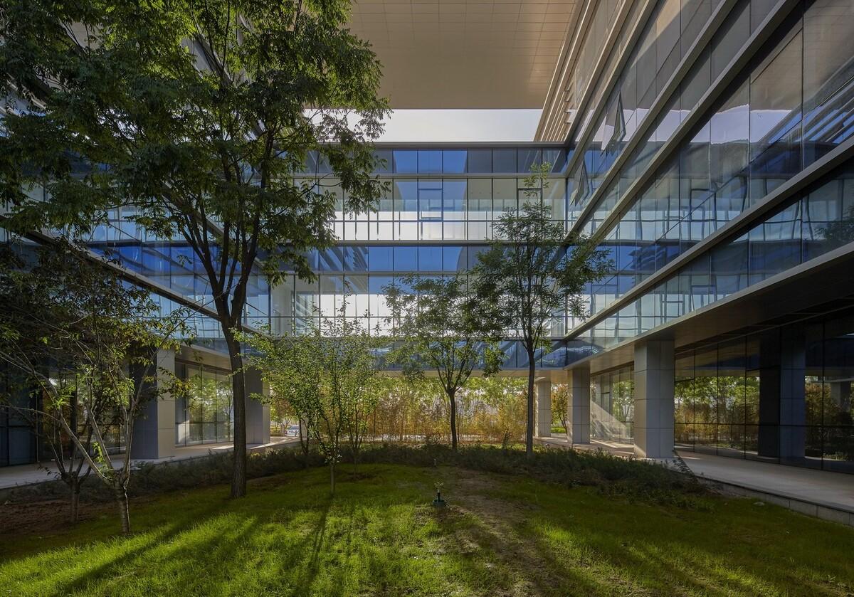 中关村新兴产业前沿技术研究院 / 中科院建筑设计研究院有限公司