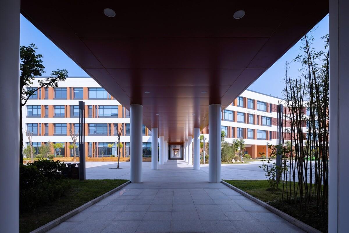渤海实验学校（基础教育部） / 中科院建筑设计研究院有限公司