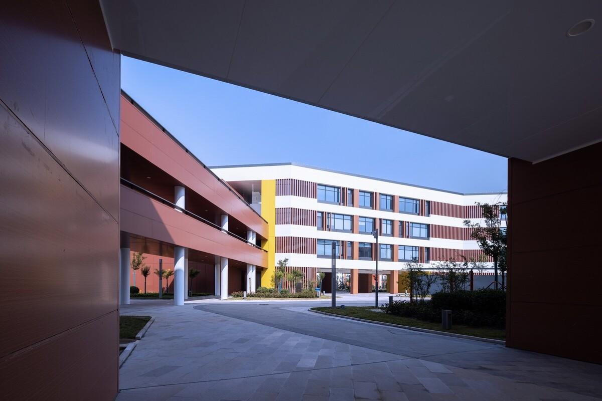 渤海实验学校（基础教育部） / 中科院建筑设计研究院有限公司