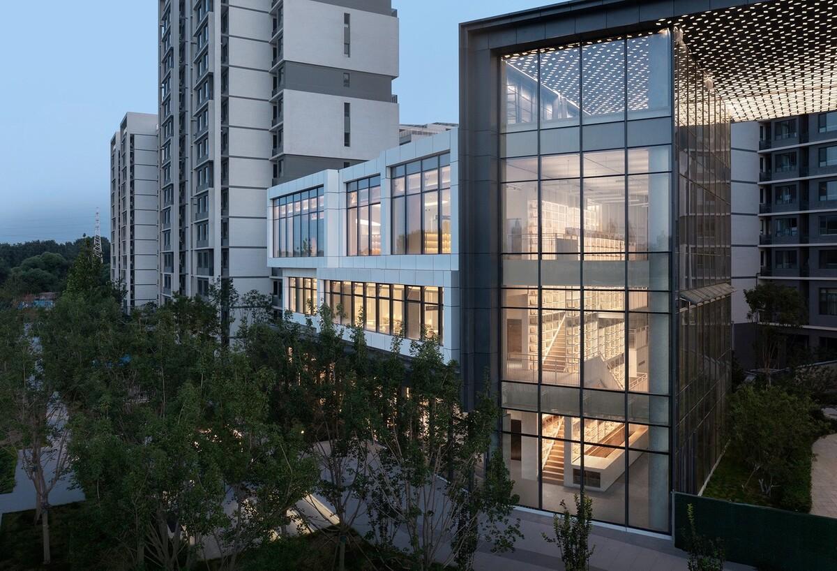 首创和园·平谷新城租赁住房社区图书馆 / 严旸建筑设计