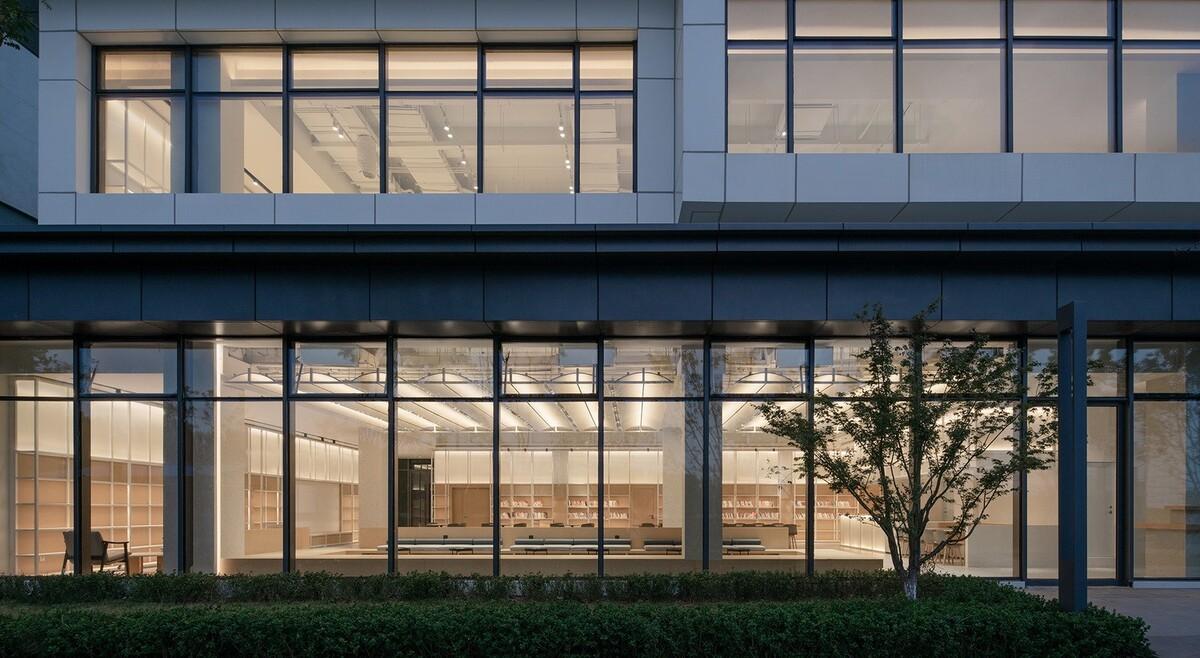 首创和园·平谷新城租赁住房社区图书馆 / 严旸建筑设计