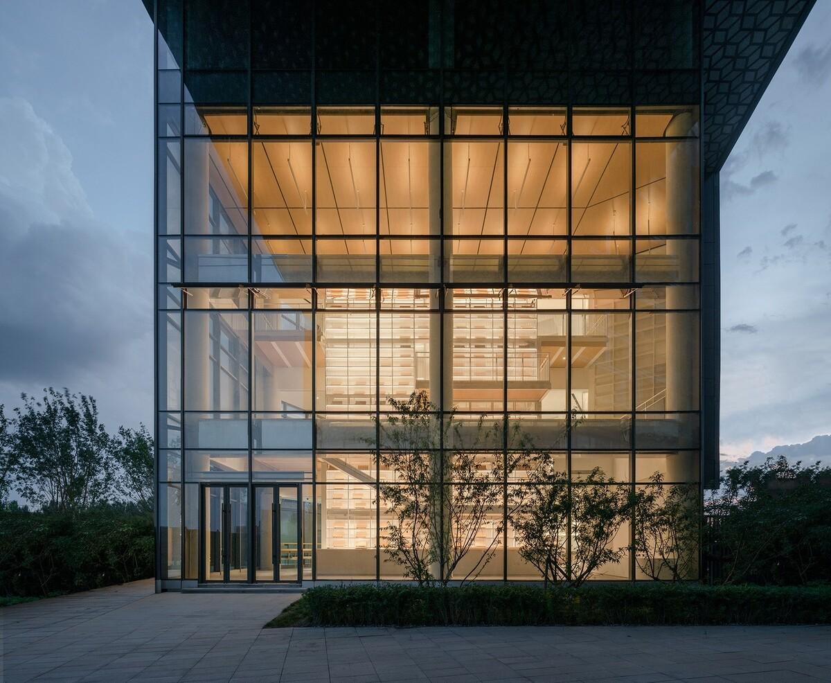首创和园·平谷新城租赁住房社区图书馆 / 严旸建筑设计