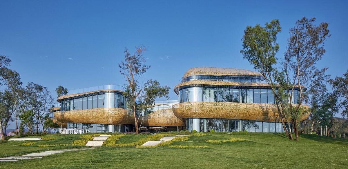 白鹤湖游客中心 / 建识设计