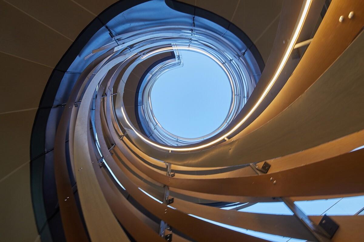 白鹤湖游客中心 / 建识设计