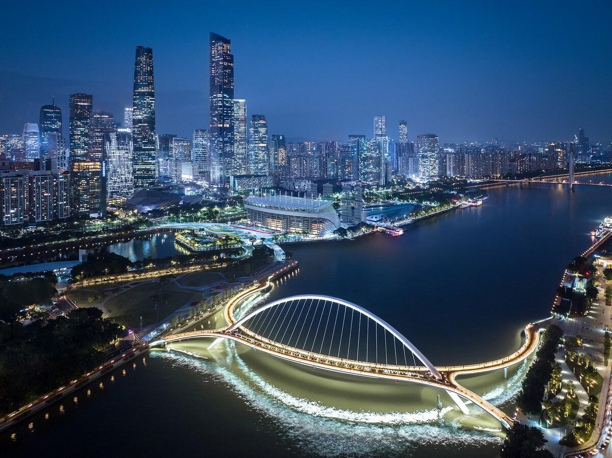 广州海心桥 / 华南理工大学建筑设计研究院有限公司