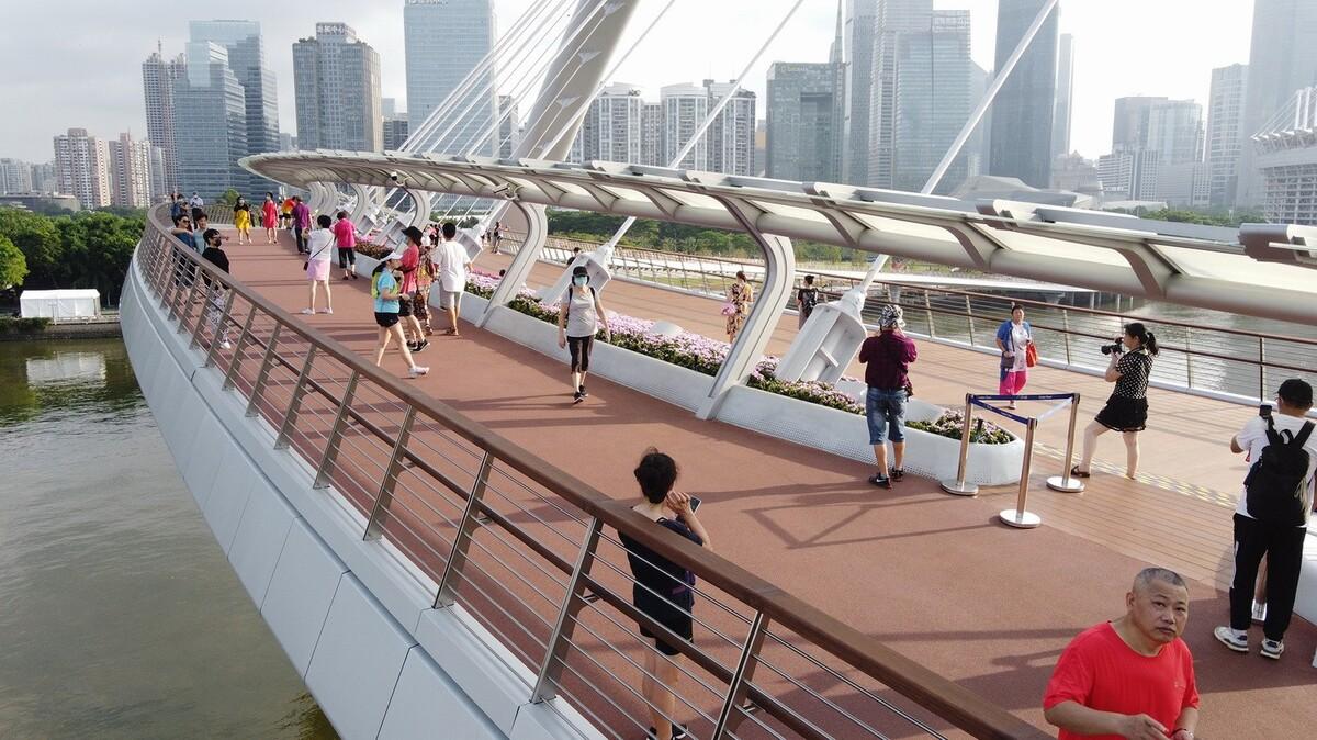 广州海心桥 / 华南理工大学建筑设计研究院有限公司