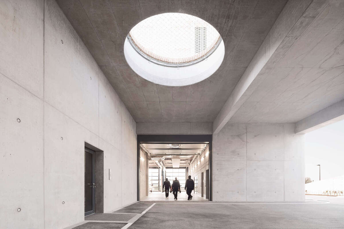Straubenhardt 消防站 / wulf architekten
