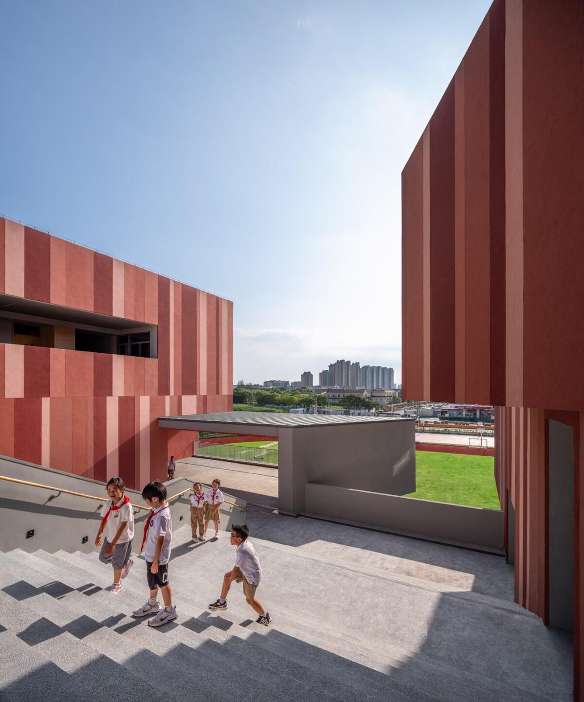 奉贤区教育学院附属实验小学奉浦小学校区 / 无样建筑工作室