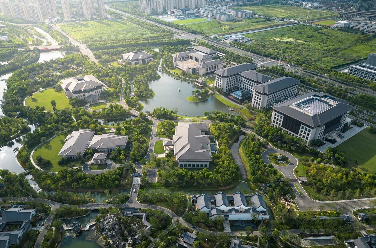 江南园中园·中吴宾馆 / 简和建筑