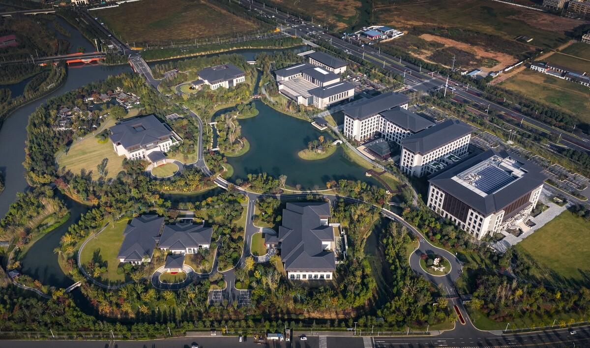 江南园中园·中吴宾馆 / 简和建筑