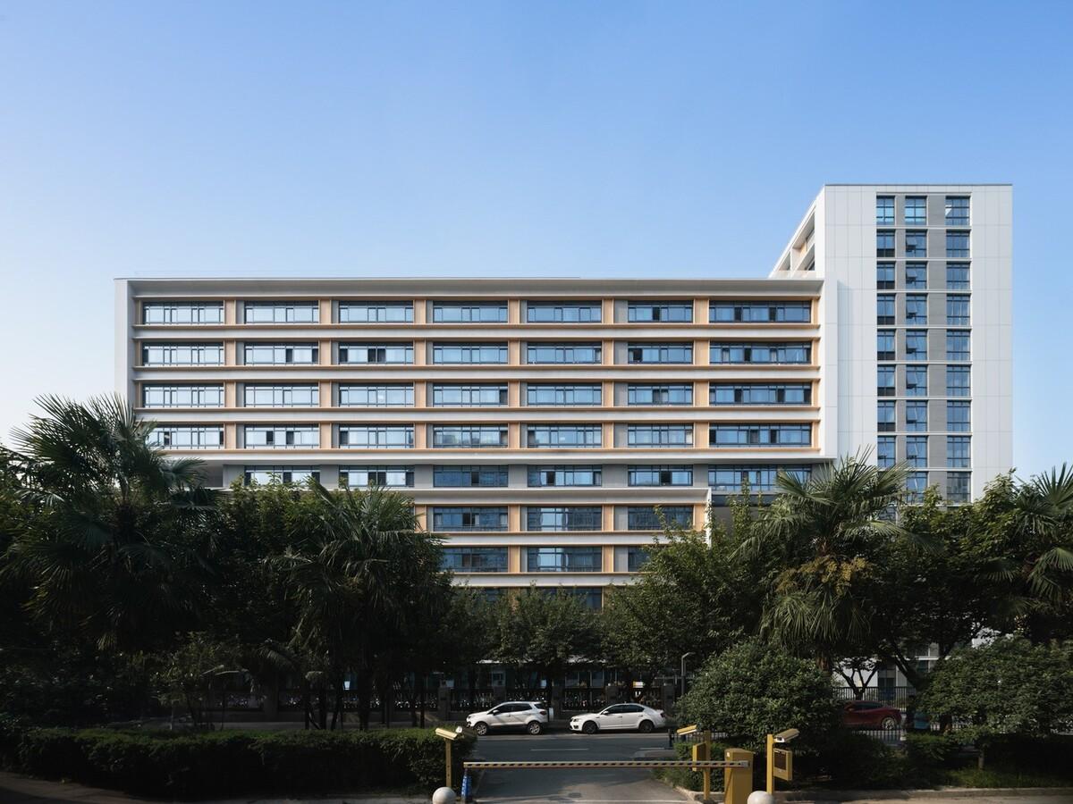 西安高新第一中学（高中部）改扩建 / 中国建筑西北设计研究院 屈培青工作室
