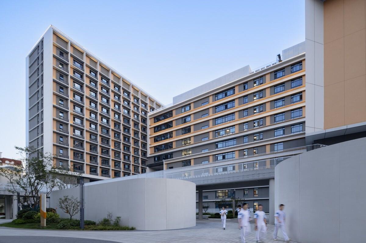 西安高新第一中学（高中部）改扩建 / 中国建筑西北设计研究院 屈培青工作室