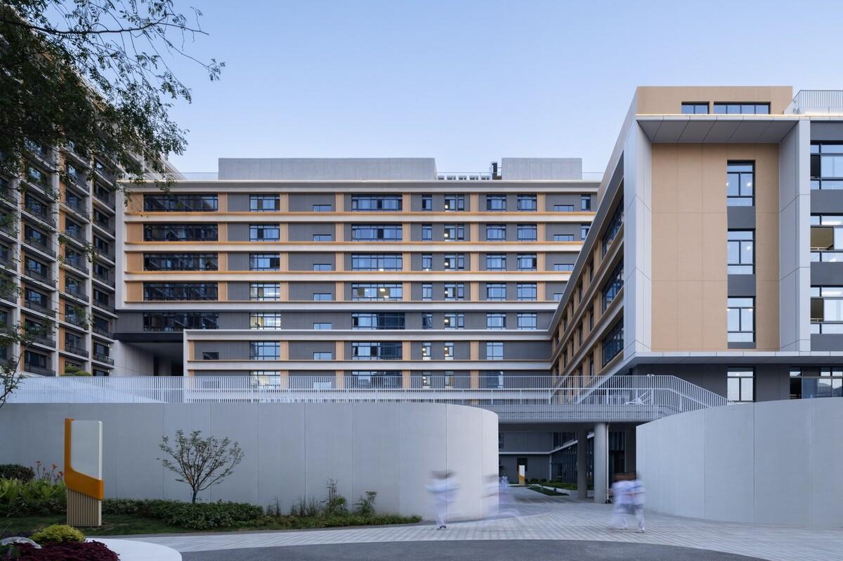 西安高新第一中学（高中部）改扩建 / 中国建筑西北设计研究院 屈培青工作室