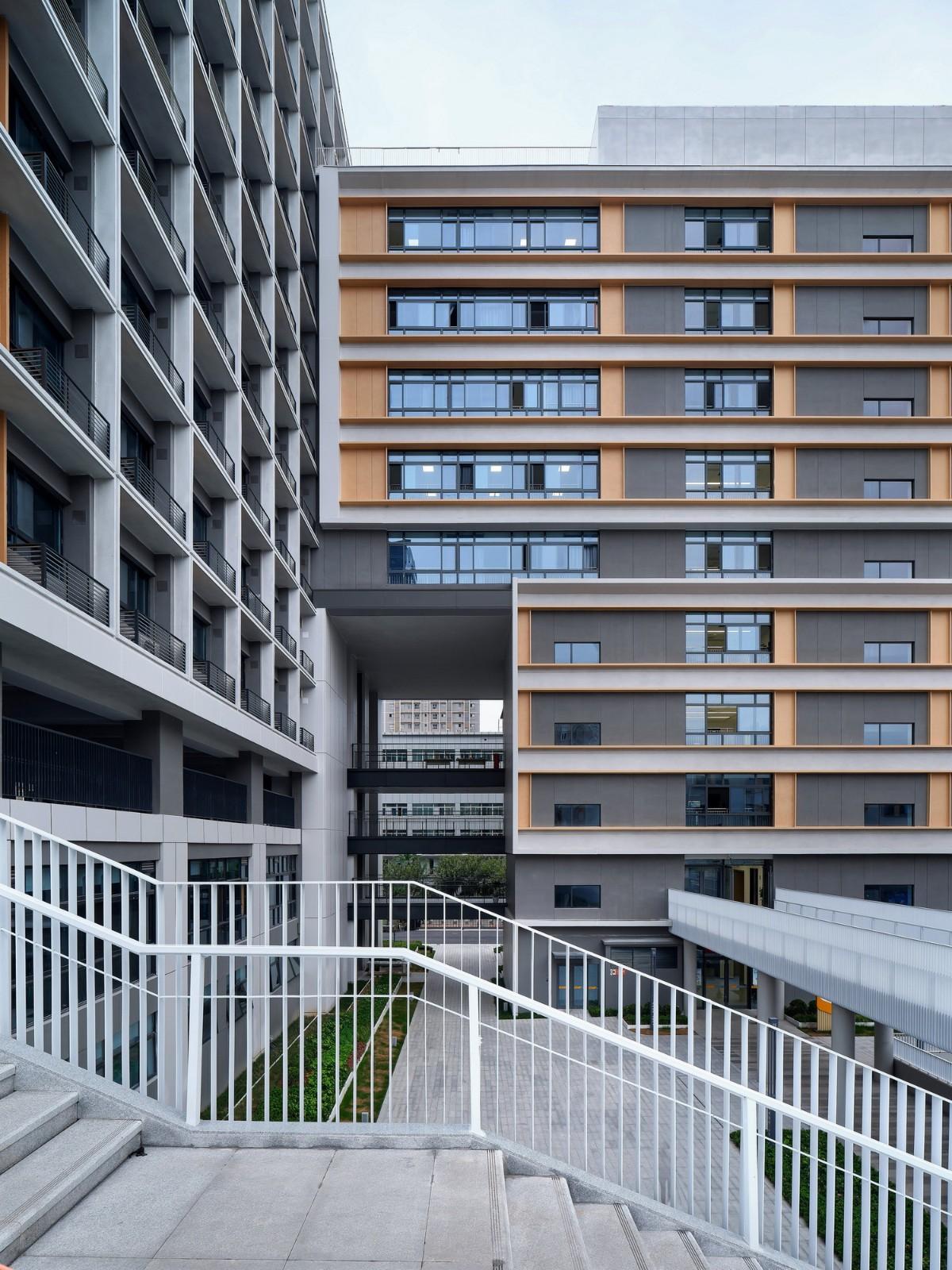 西安高新第一中学（高中部）改扩建 / 中国建筑西北设计研究院 屈培青工作室
