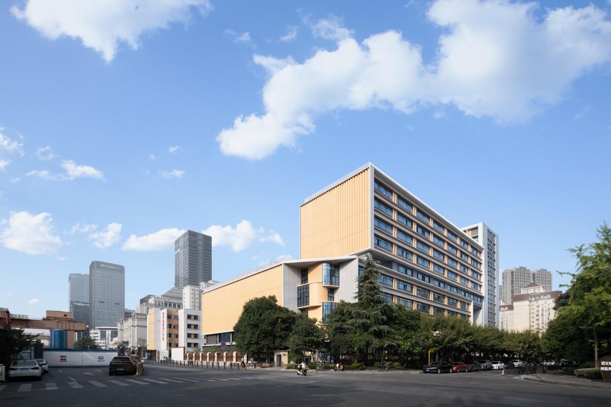 西安高新第一中学（高中部）改扩建 / 中国建筑西北设计研究院 屈培青工作室
