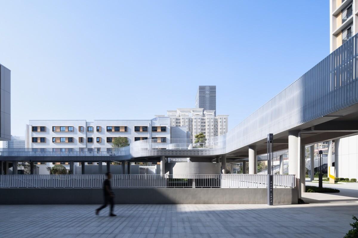 西安高新第一中学（高中部）改扩建 / 中国建筑西北设计研究院 屈培青工作室
