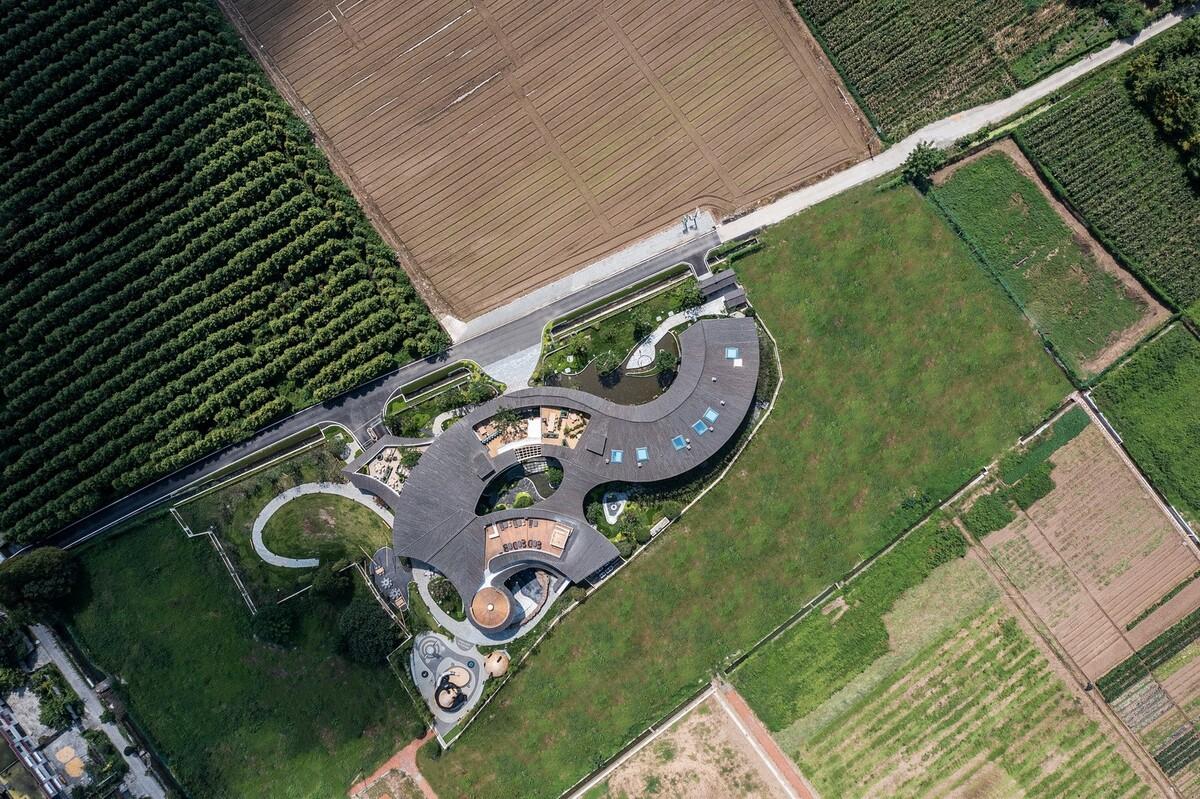 川西建筑与道教文化的融合/“青城•朴舍亲子度假酒店”荣获2023金熊猫天府创意设计奖