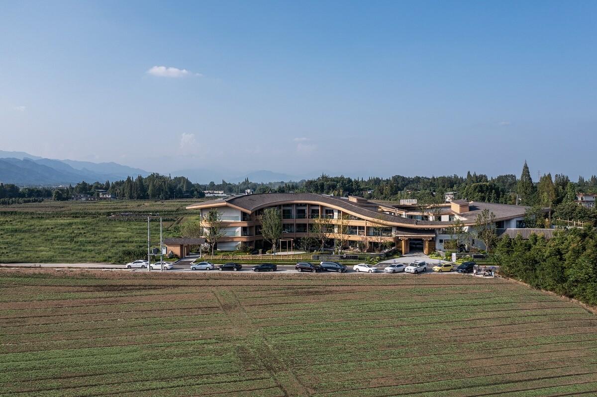 川西建筑与道教文化的融合/“青城•朴舍亲子度假酒店”荣获2023金熊猫天府创意设计奖