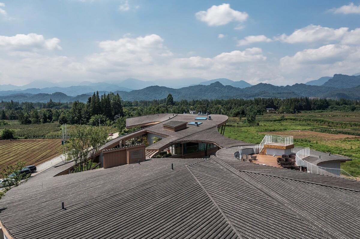 川西建筑与道教文化的融合/“青城•朴舍亲子度假酒店”荣获2023金熊猫天府创意设计奖