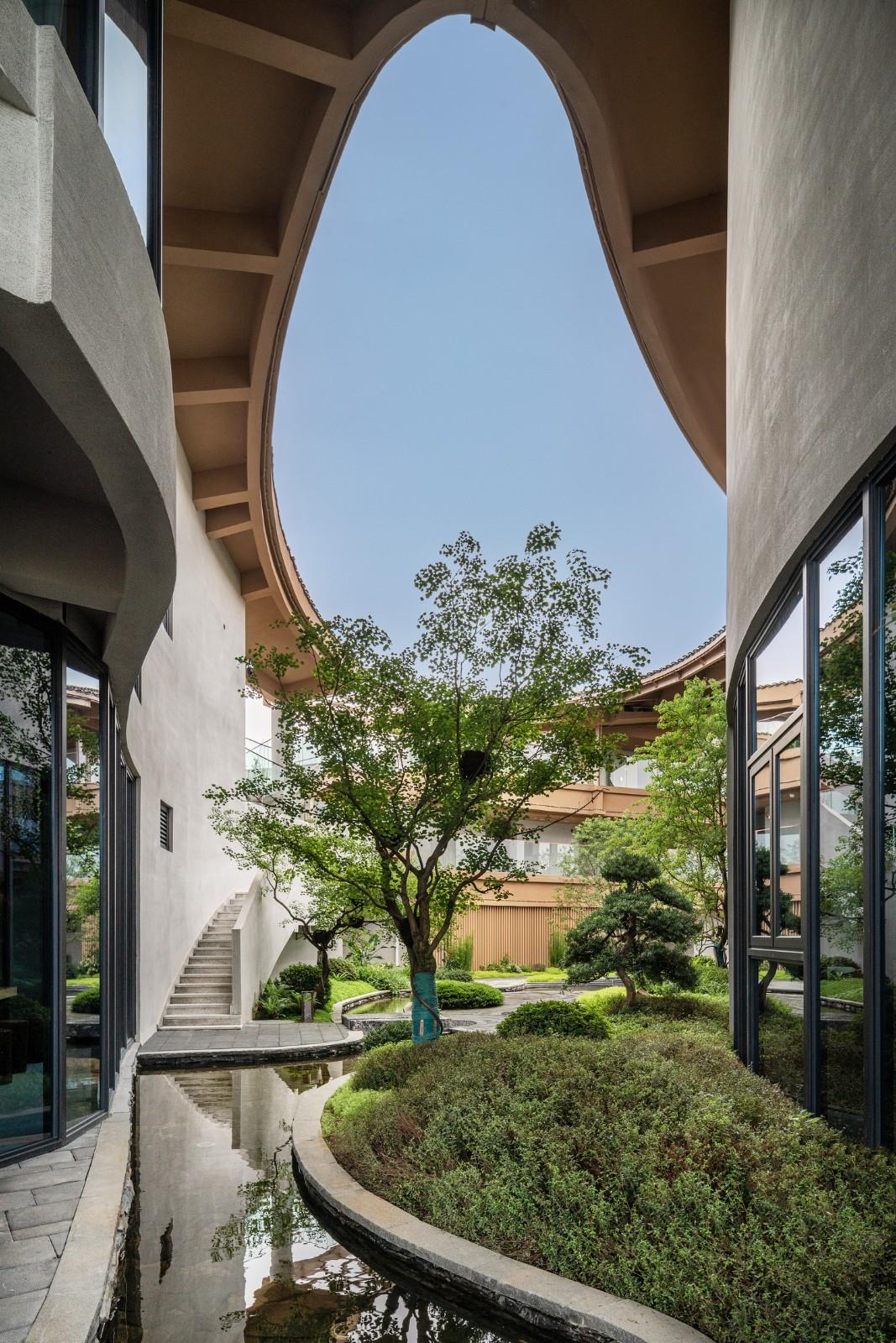 川西建筑与道教文化的融合/“青城•朴舍亲子度假酒店”荣获2023金熊猫天府创意设计奖