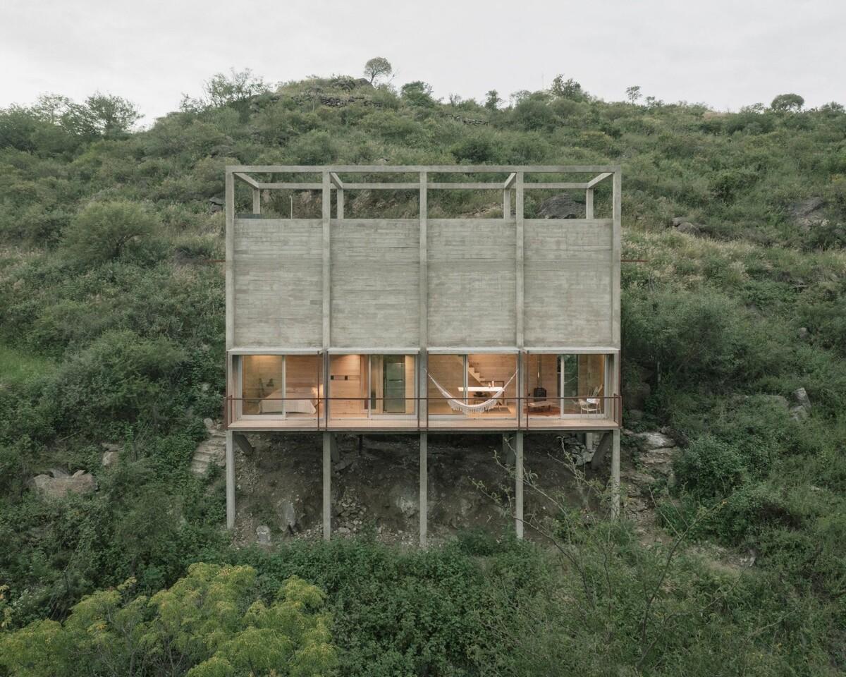 高处之宅 / Agustín Berzero + Manuel Gonzalez Veglia (Tectum arquitectura)