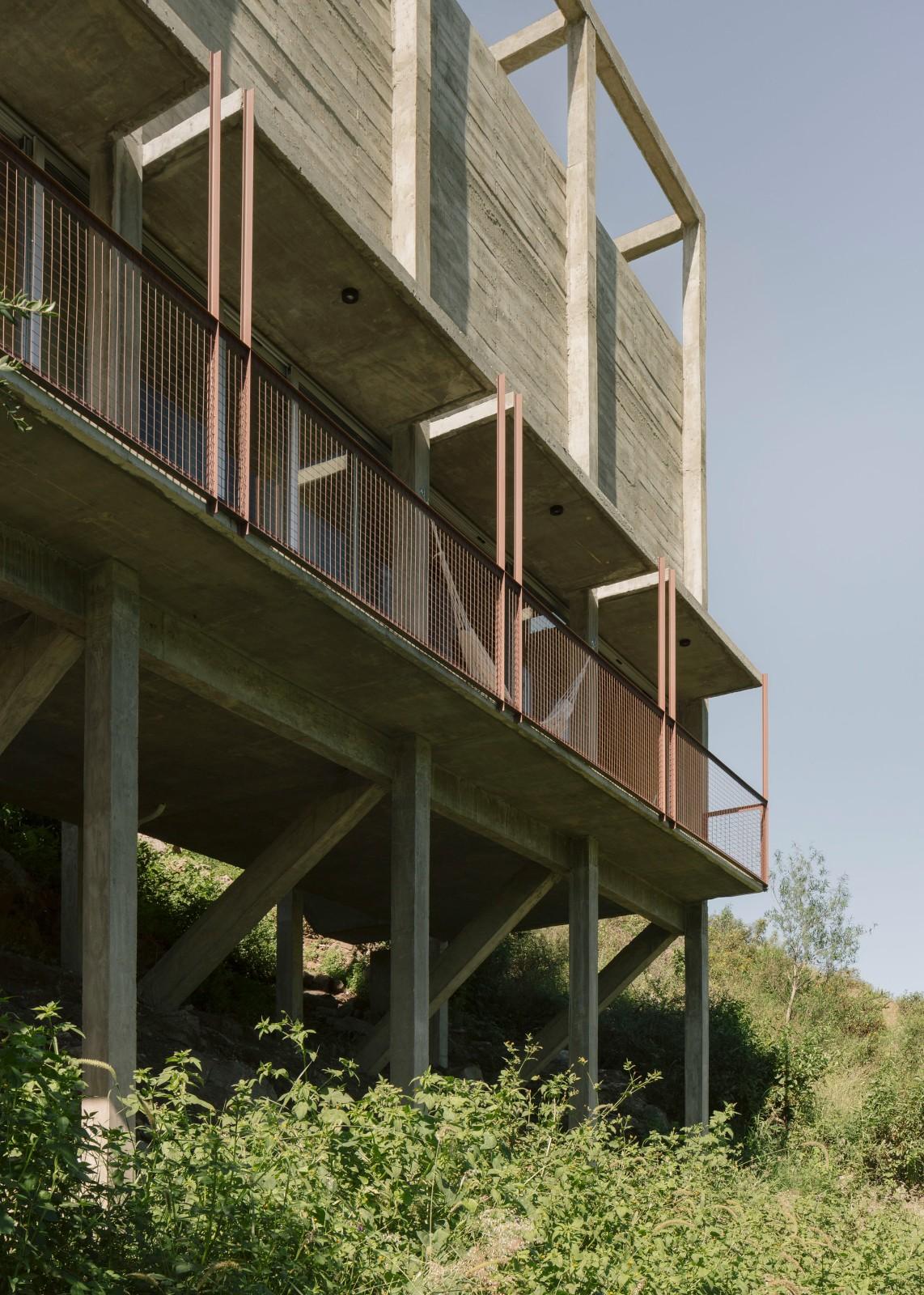 高处之宅 / Agustín Berzero + Manuel Gonzalez Veglia (Tectum arquitectura)