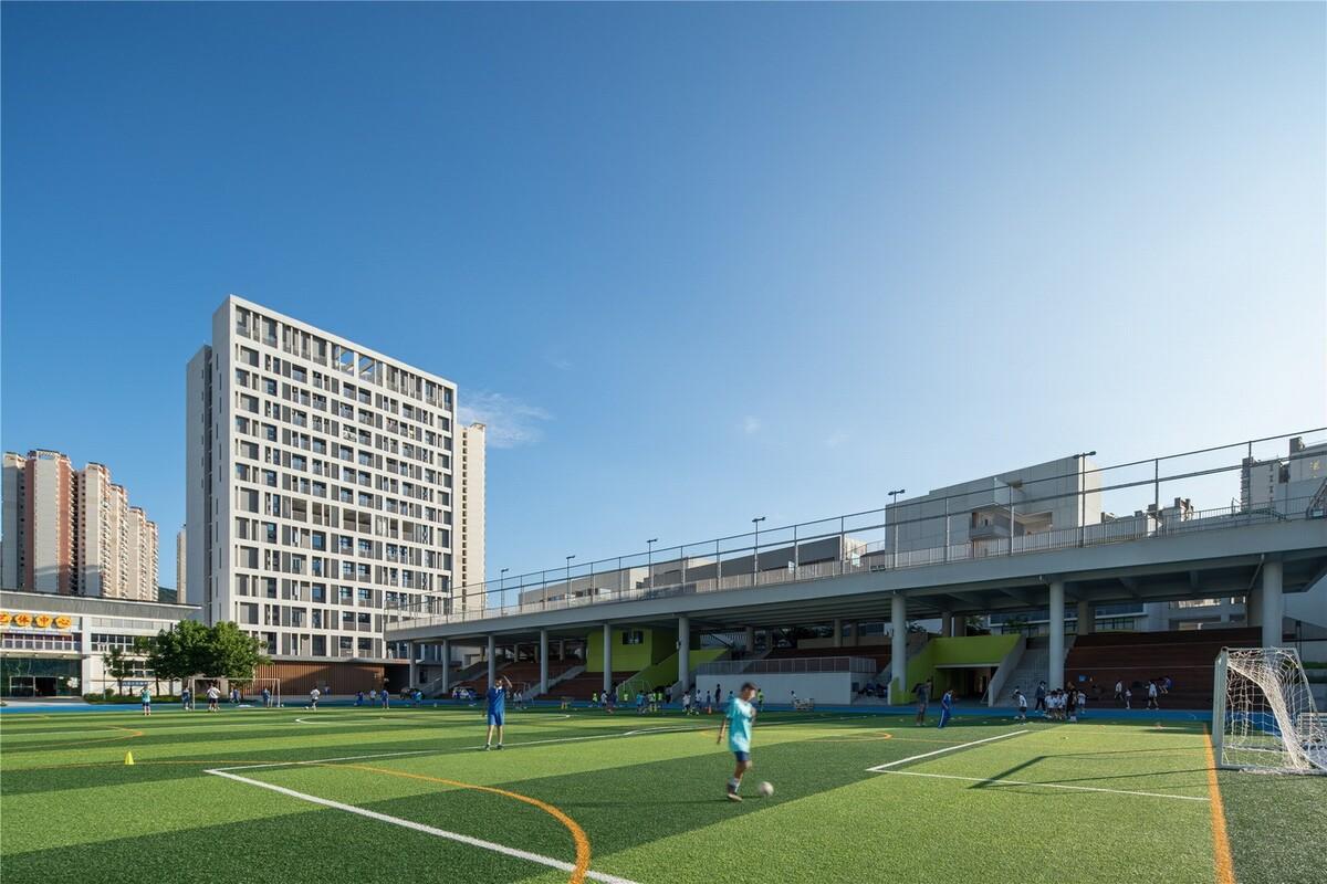 深圳市坪山区科源实验学校 / 申都设计